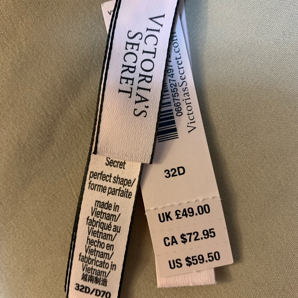 Victoria’s Secret Lightly Line Perfect Shape Bra